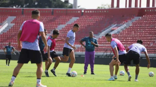 Persita Tangerang Bersemangat Hadapi Arema: Era Baru Bersama Pelatih Divaldo Alves