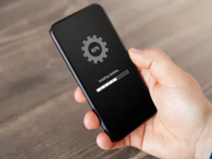 Review iOS 17: Temukan fitur-fitur baru seperti Mode StandBy yang mengubah pengalaman pengguna iPhone. Dapatkan pembaruan terbaru dari Aulia Masna.