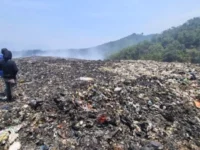 Institut Teknologi Bandung (ITB) berinisiatif menangani darurat sampah di Bandung Raya dengan membentuk 6 tim multidisiplin. Penanganan ini diharapkan dapat mengatasi permasalahan sampah dan menciptakan lingkungan yang lebih sehat.