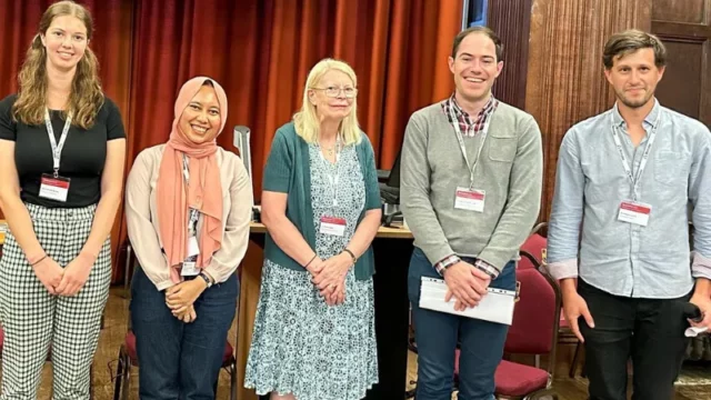 Mahasiswa Indonesia Sabet Penghargaan Poster Terbaik di Konferensi Electrochem 2023