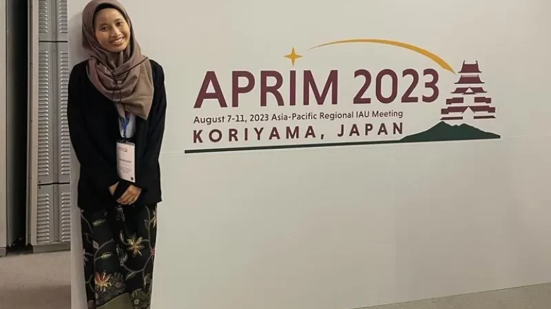 Mahasiswi ITB, Fathia Rahmi Izzati, Tampil Cemerlang di Konferensi Astronomi Asia-Pasifik 2023