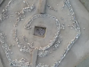 Piramida Heksagonal Zaman Perunggu di Kazakhstan: Temuan Arkeologi yang Mengagumkan