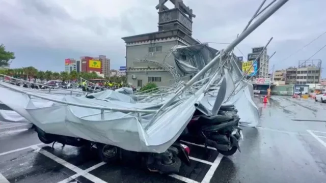 Taiwan Digempur Topan Haikui: Ribuan Warga Dievakuasi dan Penerbangan Dibatalkan