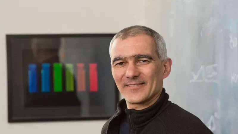 Cekricek.id: Dari Gagal Ujian Kimia ke Pemenang Nobel: Kisah Inspiratif Moungi Bawendi