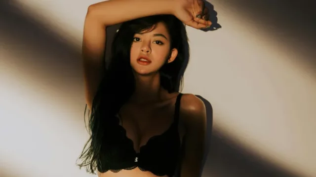 Cekricek.id - 2 Guru SMA Terjerat Skandal OnlyFans: Kisah Pilu di Balik Layar Pendidikan