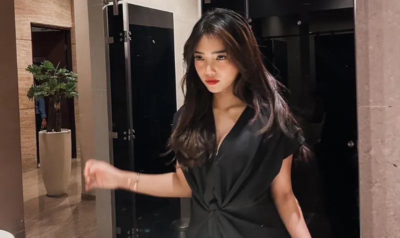 Mengejutkan, Karyawan Warung Makan Pinggir Jalan Bongkar Sifat Asli Fuji 2 Cekricek.id - Mengejutkan, Karyawan Warung Makan Pinggir Jalan Bongkar Sifat Asli Fuji