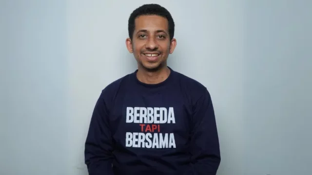 Cekricek.id - Habib Jafar Berikan Kado Natal Unik kepada Pendeta Tommy