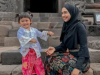 Cekricek.id - Perbedaan Jadwal Rawat Anak Bikin Rumah Tangga Ria Ricis dan Teuku Ryan Diambang Krisis?