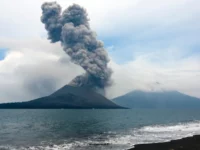 Cekricek.id - Kebangkitan Mengerikan Gunung Anak Krakatau, Ancaman Tersembunyi di Balik Pesonanya