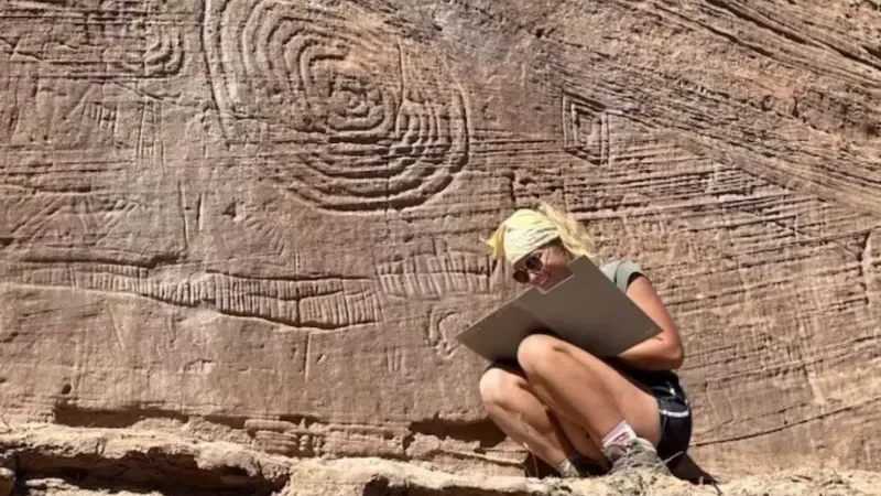 Cekricek.id - Mengungkap Misteri Kalender Batu di Castle Rock Pueblo