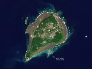 Cekricek.id - Sebuah Pulau Vulkanik di Jepang Bertambah Besar, Satelit Ungkap Fakta Menarik
