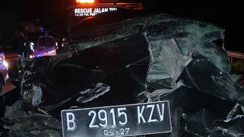 Berita Riau Hari Ini: Tragis! Mobil XPander Tabrak Truk di Tol Pekanbaru-Dumai, Ibu dan Anak Tewas