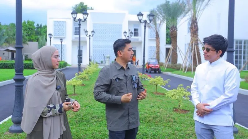 Dari Pedagang Keliling ke Rumah Rp80 Miliar: Rahasia Rezeki Ustaz Solmed yang Bikin Publik Penasaran