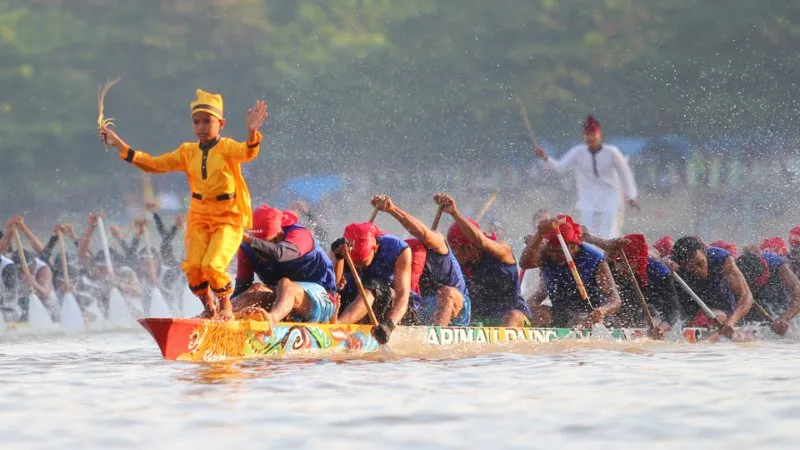 Berita Riau Hari Ini: Festival Pacu Jalur di Kuansing Masuk TOP 10 Kharisma Event Nusantara 2024