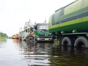 Berita Riau Hari Ini: Strategi Gubernur Riau Antisipasi Banjir di Jalan Lintas Timur