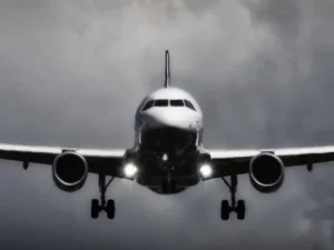 Cekricek.id - Pesawat Japan Airlines Tabrakan dengan Pesawat Penjaga Pantai