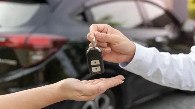 Cekricek.id - Panduan Memilih Sewa Mobil di Padang: Tips Penting Sebelum Anda Menyewa Kendaraan