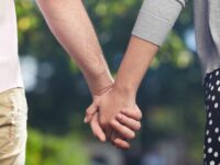 Peran Komunikasi dalam Hubungan Pacaran Remaja