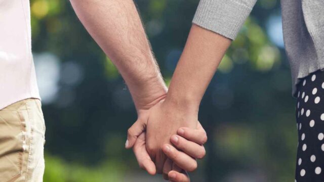 Peran Komunikasi dalam Hubungan Pacaran Remaja