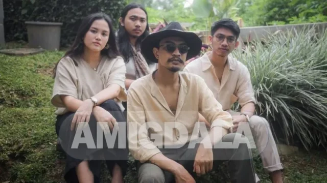 Lirik Lagu: Balada Puan - Amigdala