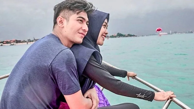 Sudah 1,5 Tahun Ria Ricis Tidak Disentuh Teuku Ryan