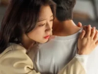 Park Shin Hye Menangis Terharu saat Memeluk Park Hyung Sik di Drama Komedi Romantis Doctor Slump