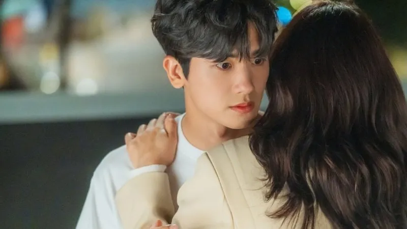 Park Shin Hye Menangis Terharu saat Memeluk Park Hyung Sik di Drama Komedi Romantis Doctor Slump