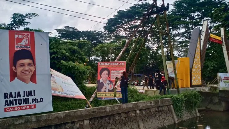 Berita Riau Hari Ini: Ribuan Petugas Dikerahkan Turunkan APK di Pekanbaru, Bawaslu Siaga Jaga Masa Tenang