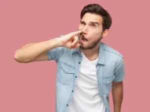 Mengupil dan Risiko Alzheimer: Kebiasaan Sepele Berpotensi Berbahaya