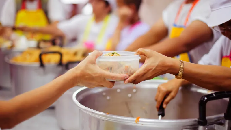 Melakukan Kegiatan Sosial yang Penuh Makna Selama Ramadan