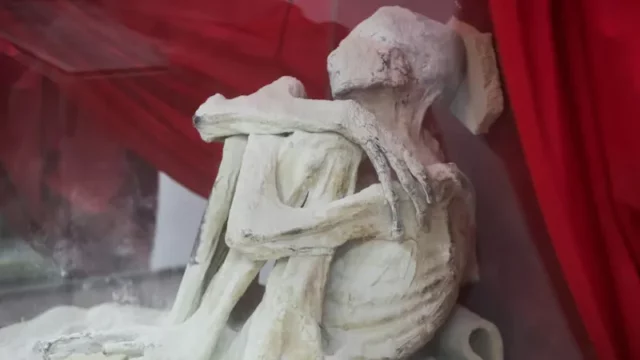 Seorang Petani di Peru Menemukan Gua Makam Alien: Ada Mumi Berkepala Lonjong dan Cuma Punya 3