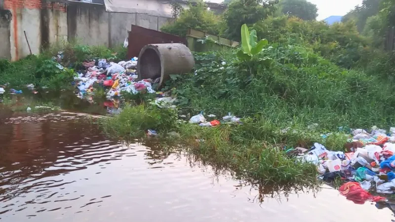 Polemik Tumpukan Sampah di Jalan Gulama Pekanbaru, Warga Resah dan Pihak Terkait Saling Lempar Tanggung Jawab