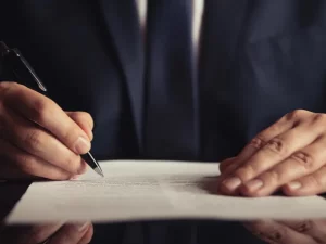 Panduan Lengkap Memilih Kantor Pengacara Terpercaya di Padang