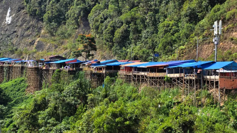 Gubernur Sumbar Tertibkan Pedagang Kelok Sembilan