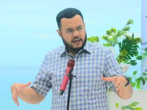 Wali Kota Padang Fadly Amran menargetkan transformasi Pasar Raya menjadi destinasi wisata belanja yang menarik minat wisatawan lokal dan mancanegara.