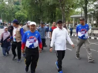 Bupati Tanah Datar Eka Putra bersama Forkopimda mengikuti car free day perdana di Lapangan Cindua Mato Batusangkar