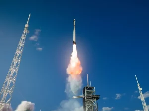 Iran Luncurkan Rudal Balistik Khorramshahr-4 ke Israel Usai Serangan AS