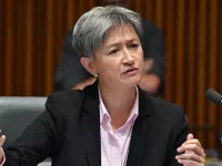 Menteri Luar Negeri Australia Penny Wong memberikan pernyataan pers terkait dukungan Australia terhadap serangan AS ke Iran