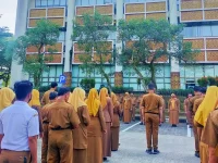 Apel pagi gabungan ASN Pemkot Padang di Balai Kota Aie Pacah dengan ratusan pegawai termasuk CPNS baru