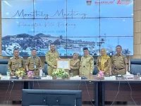 Rapat staf bulanan (monthly meeting) yang dipimpin langsung oleh Wali Kota Padang di Ruang Abu Bakar Ja’ar, Balai Kota Aie Pacah, Senin (14/7/2025), (Foto: Ist)