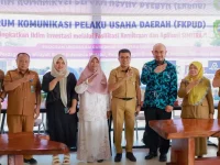 Kadis DPMPTSP Sumbar Adib Alfikri bersama Narasumber, Staf Ahli Bupati Pasaman, Kadis DPMPTSP Pasaman dan Pejabat Fungsional Penata Kelola Penaman Modal dan Perizinan DPMPTSP Sumbar
