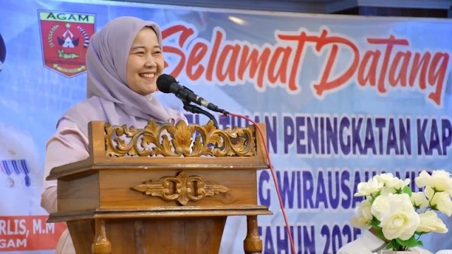 Staf Ahli Bupati Bidang Kemasyarakatan dan SDM Kabupaten Agam ,Roza Syafdefianti (Foto: AMC)