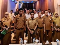 DPMPTSP Provinsi Sumbar menggelar kegiatan Sosialisasi dan Pelayanan Langsung Perizinan Berusaha Berbasis Risiko (OSS RBA) di Gizzella Hotel, Kabupaten Pessel, Senin (14/7/2025). (Foto: Ag*)