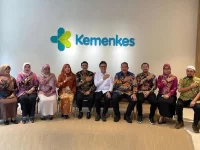 Bupati Pesisir Selatan Hendrajoni melakukan audiensi dengan Menteri Kesehatan RI, Budi Gunadi Sadikin, pada Kamis (31/7/2025) di Jakarta. (Foto: Ist)