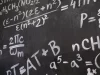 Ilustrasi persamaan matematika rumit di papan tulis.